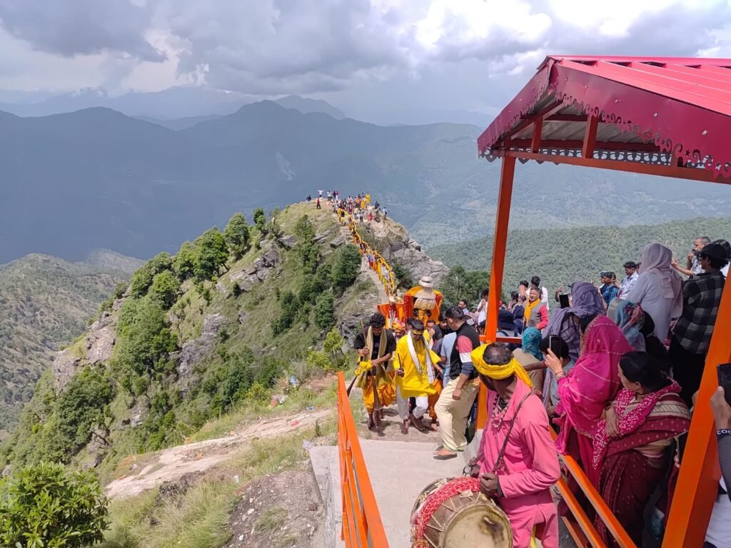 कार्तिक स्वामी में जलकलश यात्रा के साक्षी बने लाखों श्रद्धालु