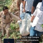 टिहरी गढ़वाल सड़क हादसा- कुमाल्डा मोटर मार्ग पर खाई में गिरी कार
